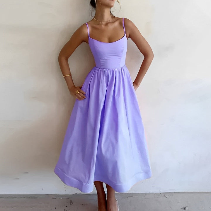 Annelie Weißes Sommerkleid mit Trägern und ausgestelltem Rock Foto 2