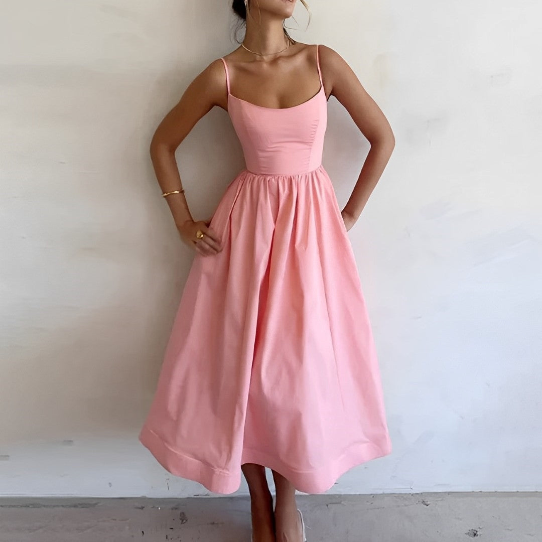 Annelie Weißes Sommerkleid mit Trägern und ausgestelltem Rock Foto 3