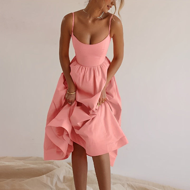 Annelie Weißes Sommerkleid mit Trägern und ausgestelltem Rock Foto 4