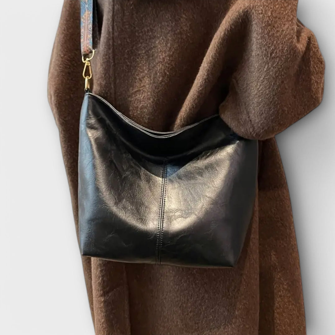 Edeltrud Schultertasche mit einzigartigem Riemen Foto 3