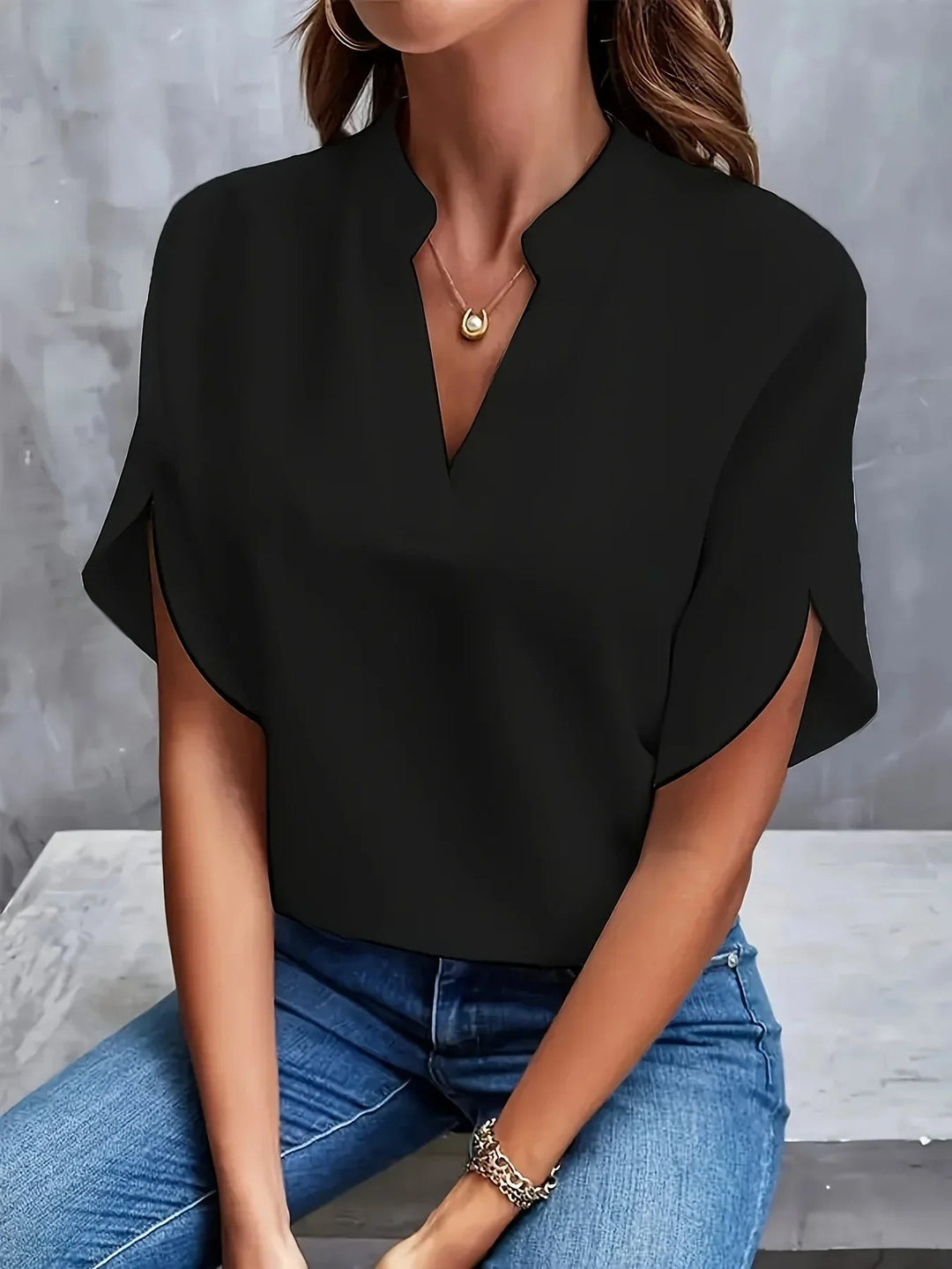 Ellen Elegante Bluse mit V-Ausschnitt und Schlitzärmeln Foto 4
