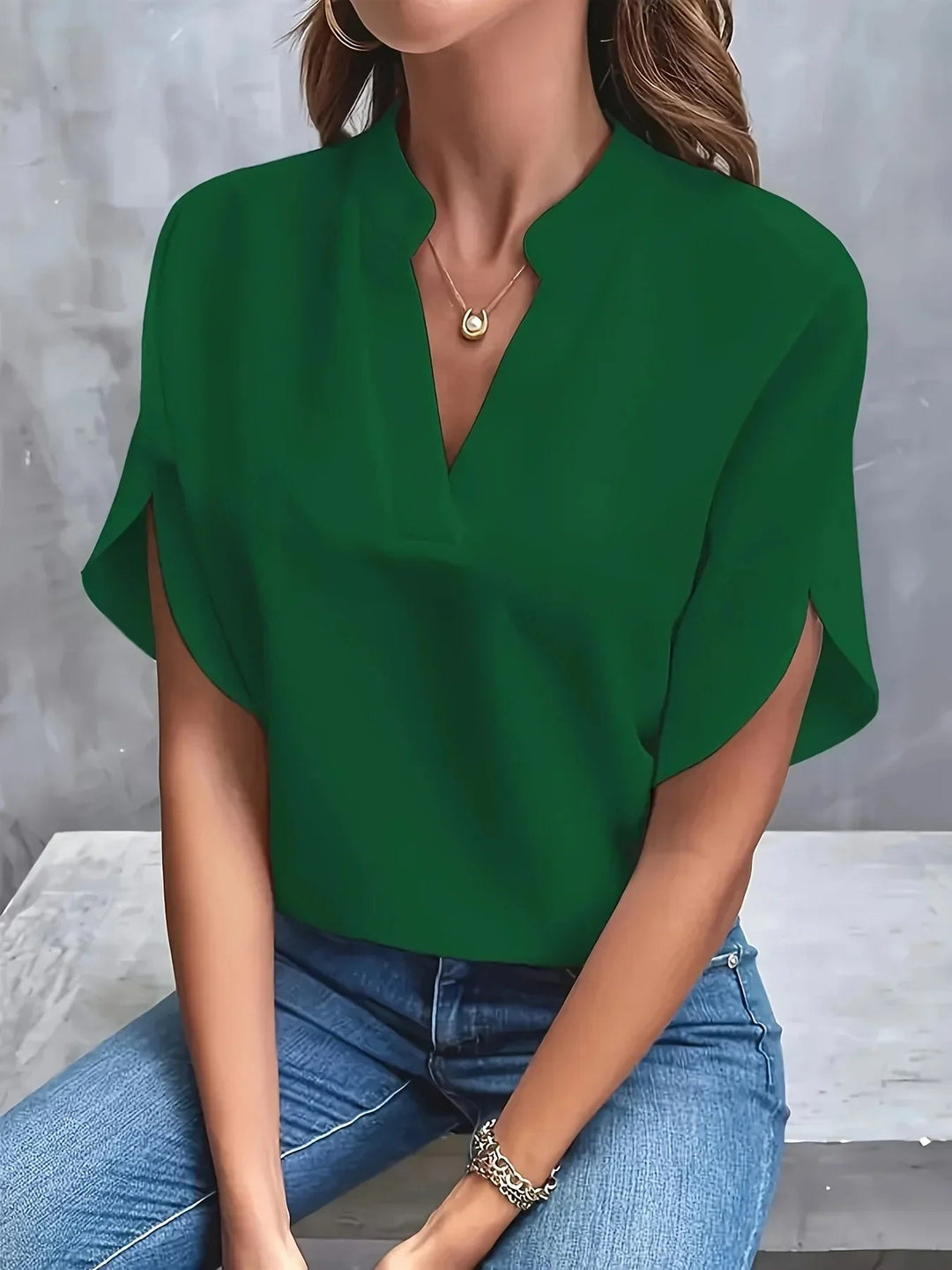 Ellen Elegante Bluse mit V-Ausschnitt und Schlitzärmeln Foto 7