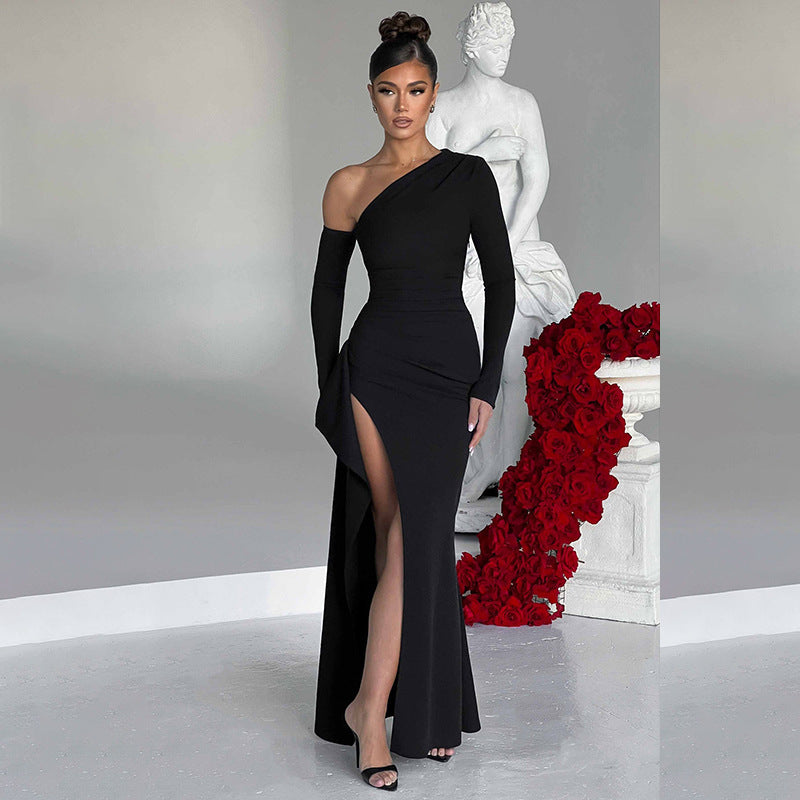 Felicitas Schwarzes One-Shoulder-Abendkleid mit hohem Beinschlitz Foto 1