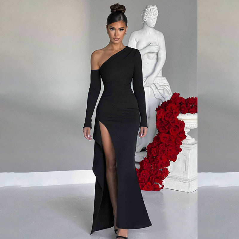 Felicitas Schwarzes One-Shoulder-Abendkleid mit hohem Beinschlitz Foto 3