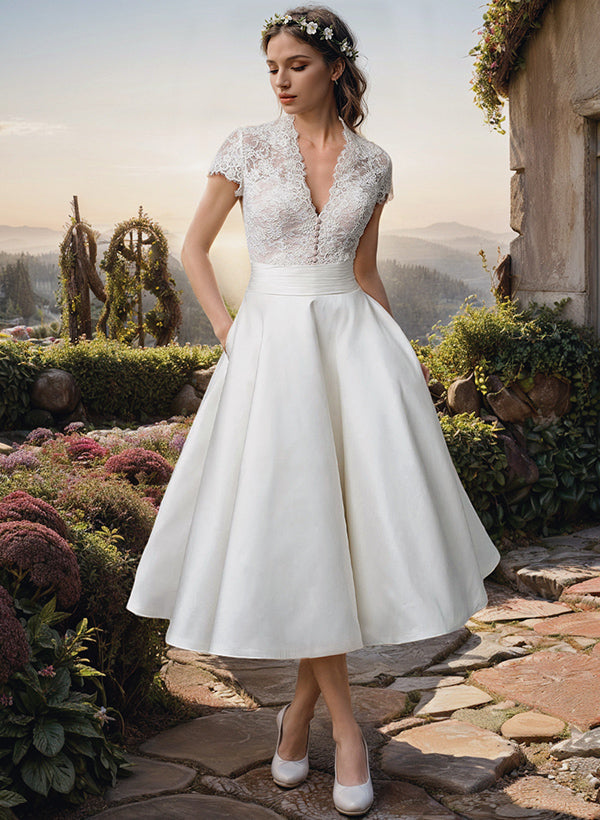 Isabella Spitzen-Midikleid mit V-Ausschnitt Foto 1