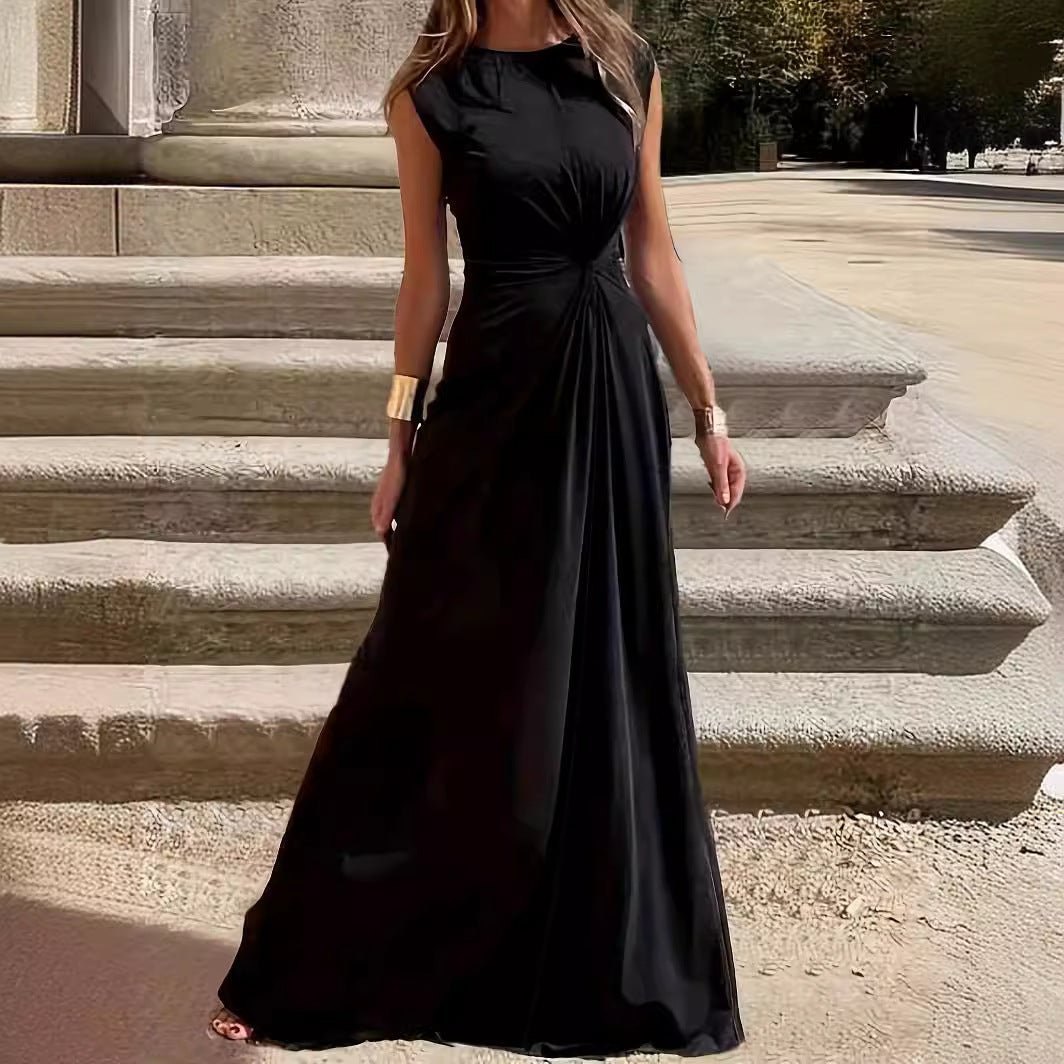 Konstanze Schlichtes Abendkleid mit hohem Ausschnitt und Raffung Foto 1