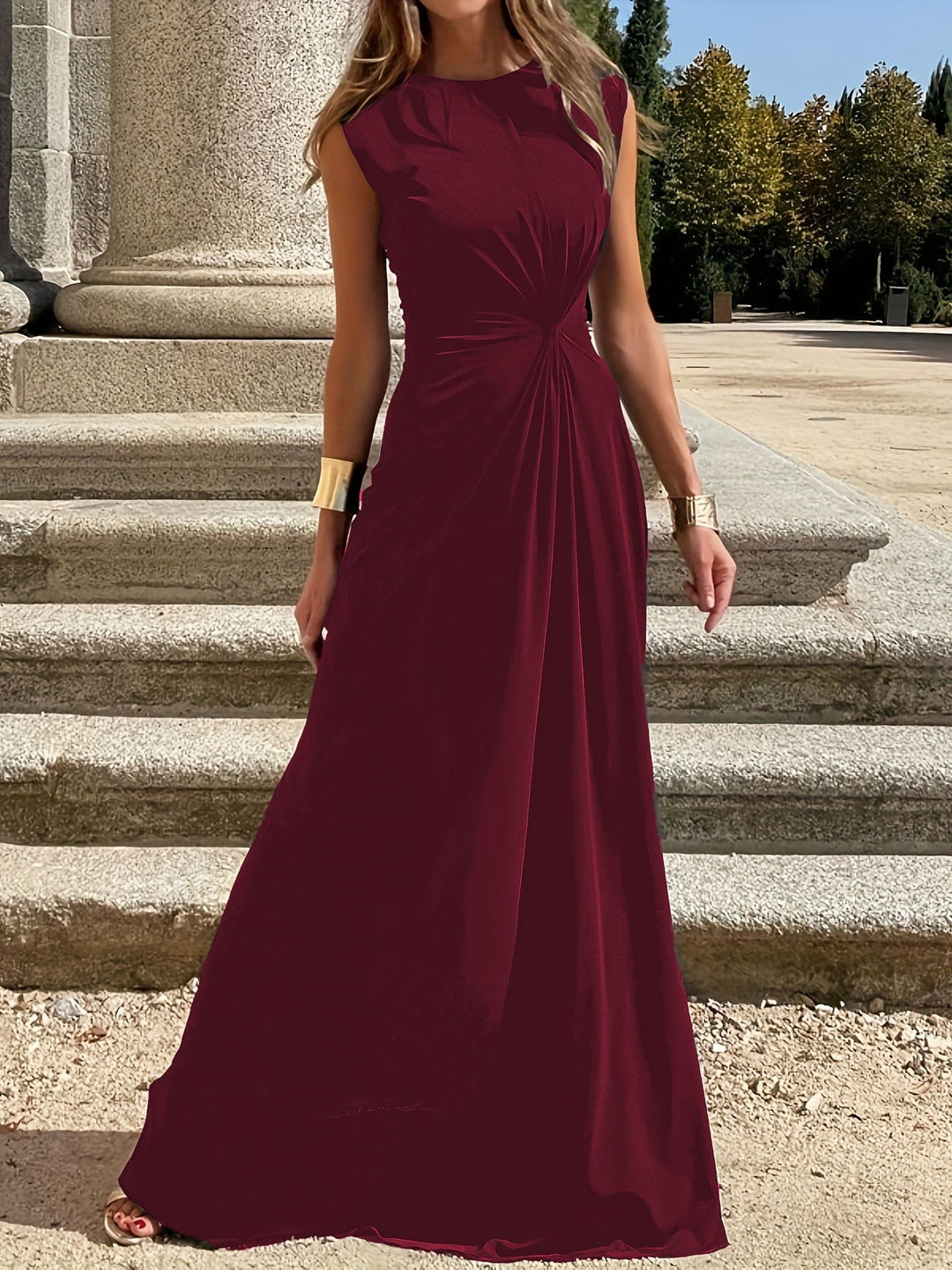 Konstanze Schlichtes Abendkleid mit hohem Ausschnitt und Raffung Foto 6