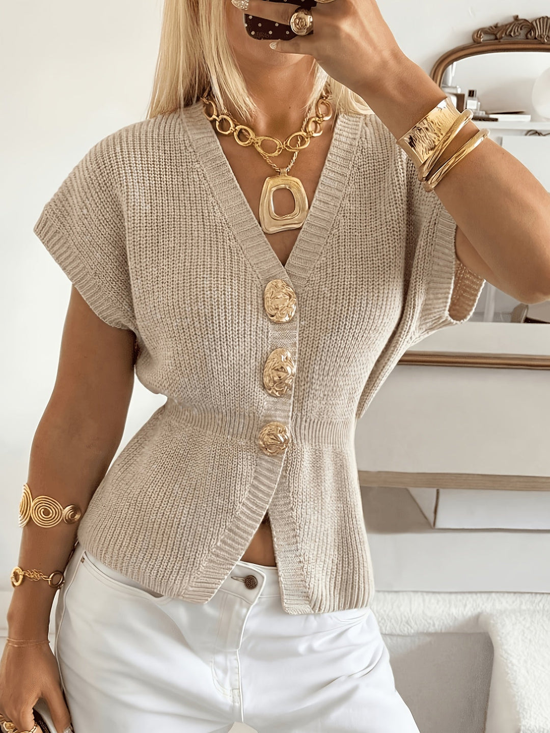 Refined Button-Front Cardigan Strickjacke in Apricot